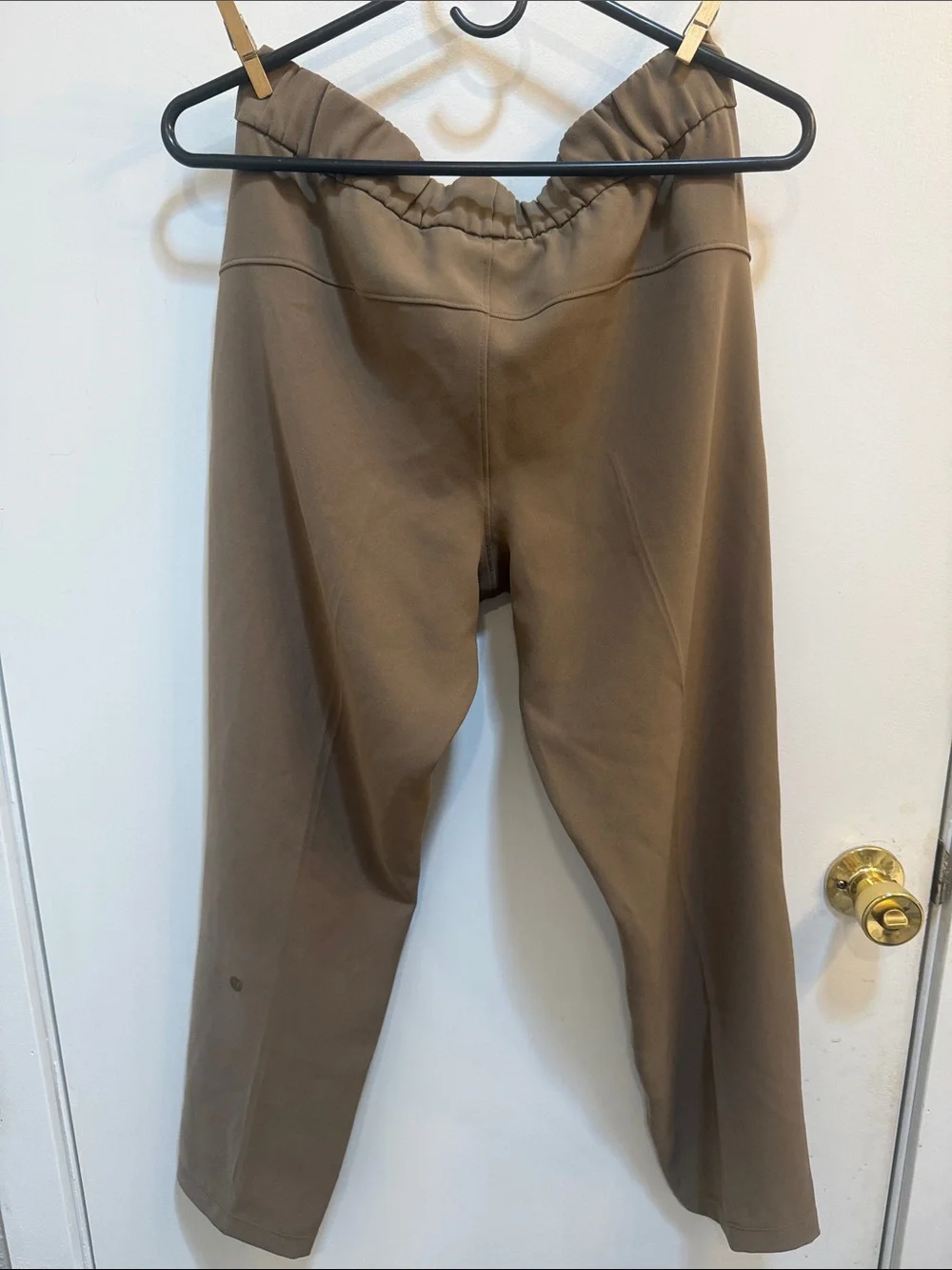 lululemon athletica Women's Drawstring Joggers in Taupe